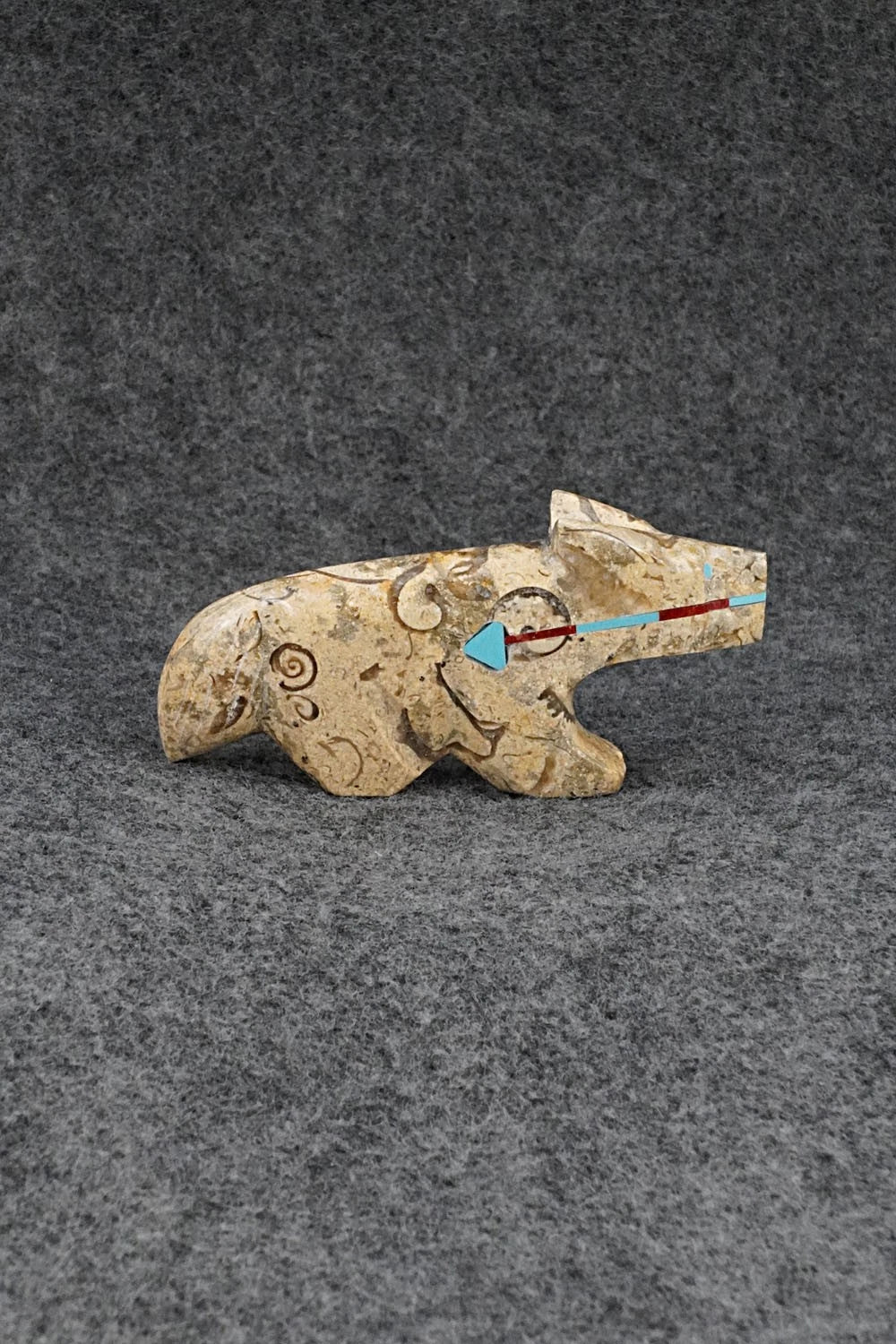 Wolf Zuni Fetish Carving - Kenric Laiwakete