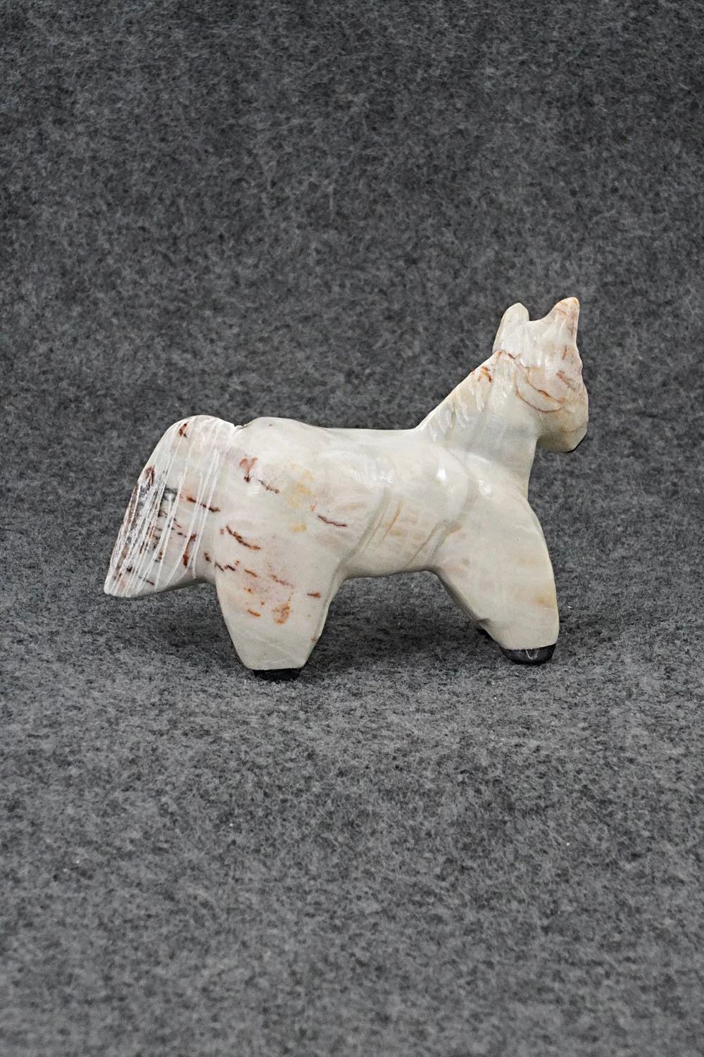 Horse Zuni Fetish Carving - Freddie Leekya