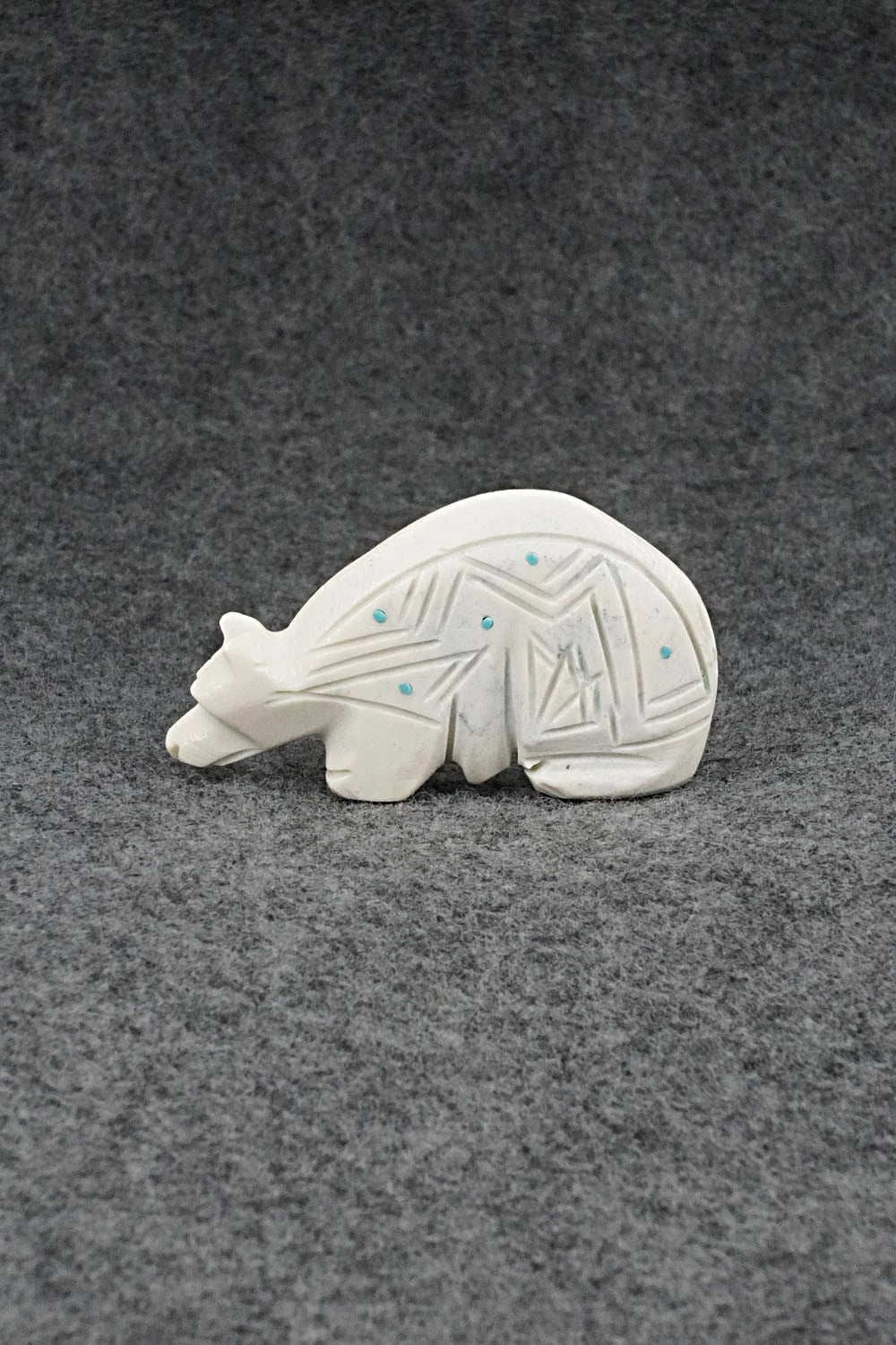 Bear Zuni Fetish Carving - Adrian Cachini