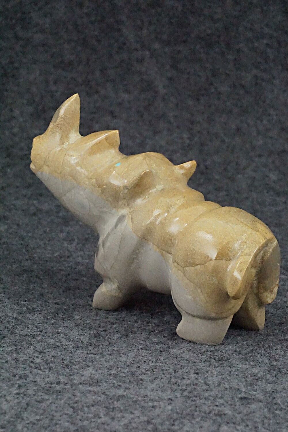 Rhino Zuni Fetish Carving - Enrike Leekya