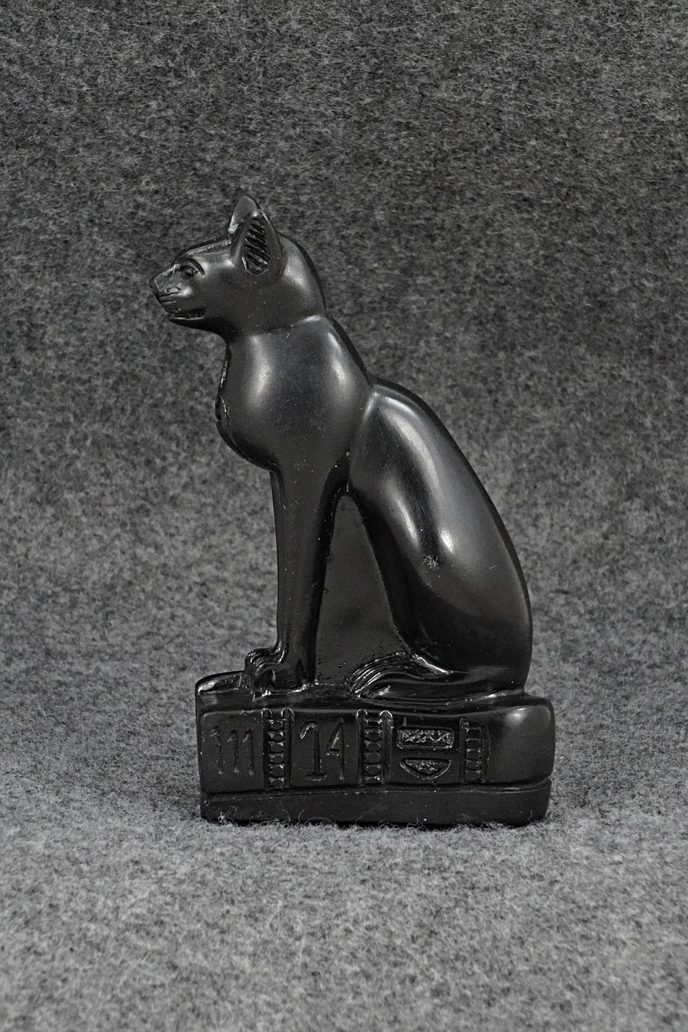 Cat Zuni Fetish Carving - Carlton Camosona