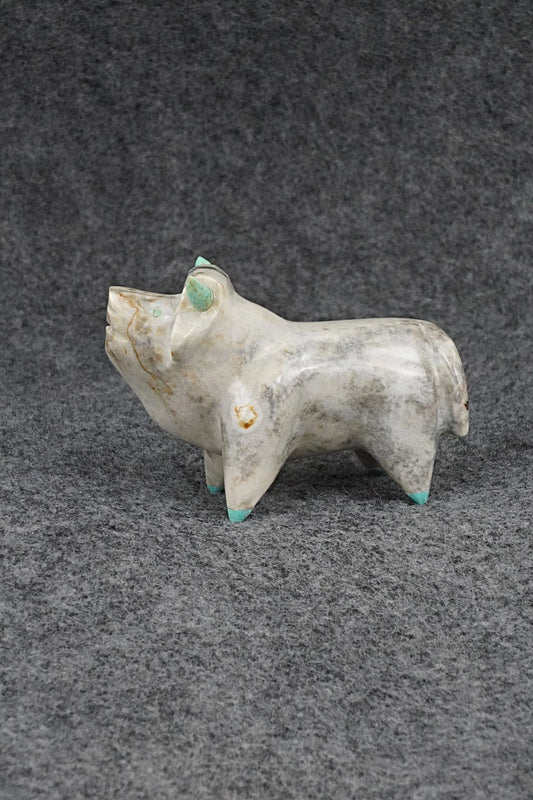 Bull Zuni Fetish Carving - Enrike Leekya