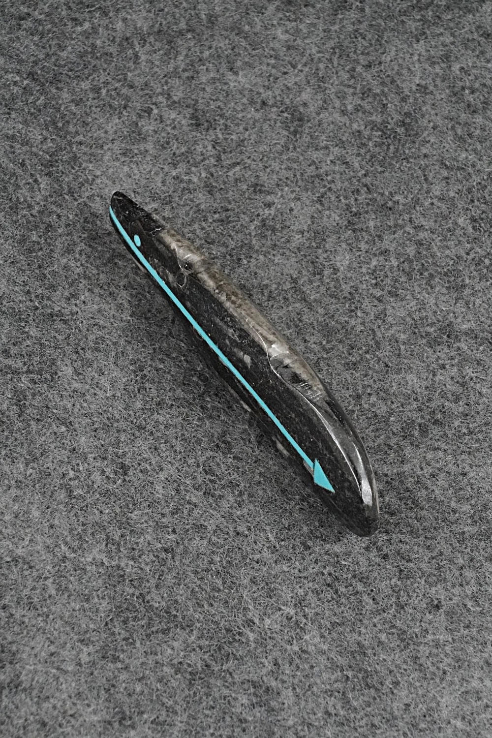 Bear Zuni Fetish Carving - Bernard Laiwakete