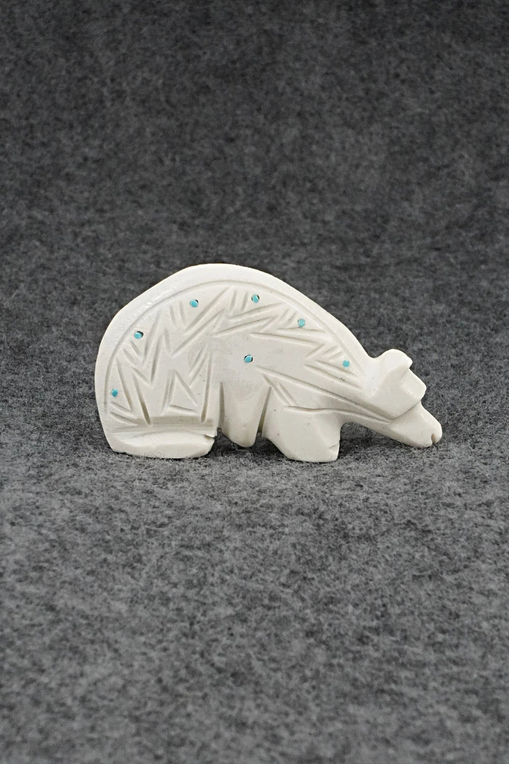 Bear Zuni Fetish Carving - Adrian Cachini