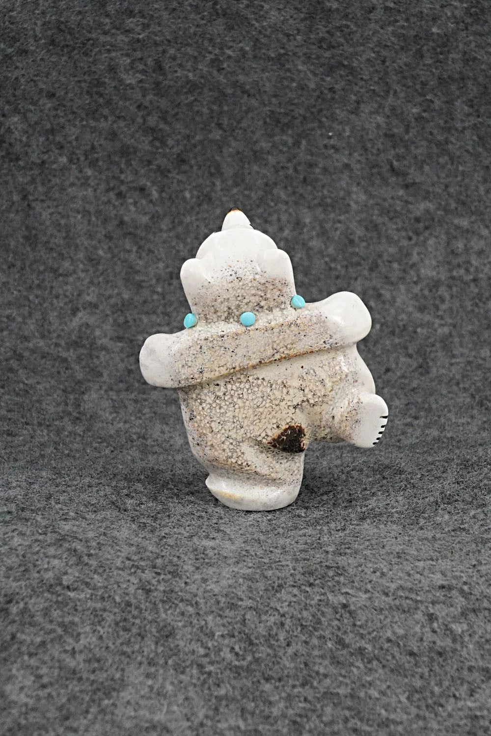 Bear Zuni Fetish Carving - Claudia Peina