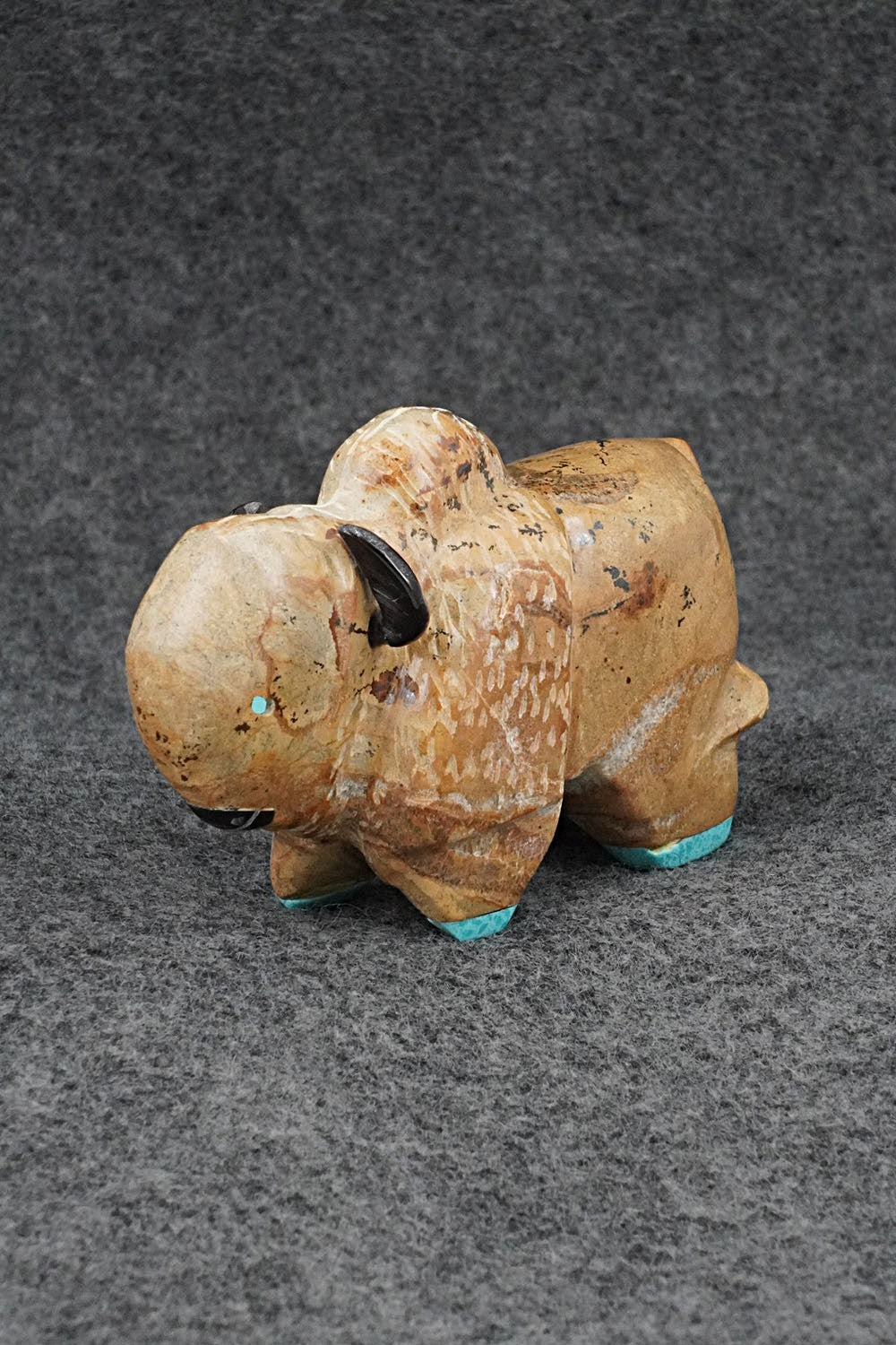 Buffalo Zuni Fetish Carving - Freddie Leekya