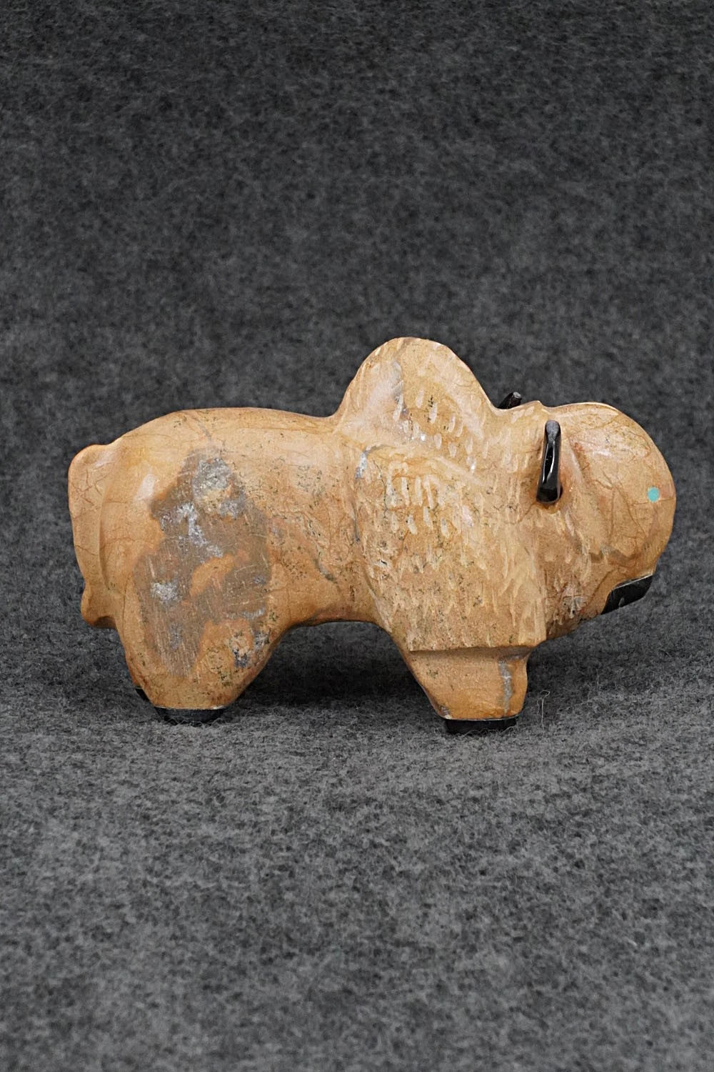 Buffalo Zuni Fetish Carving - Freddie Leekya