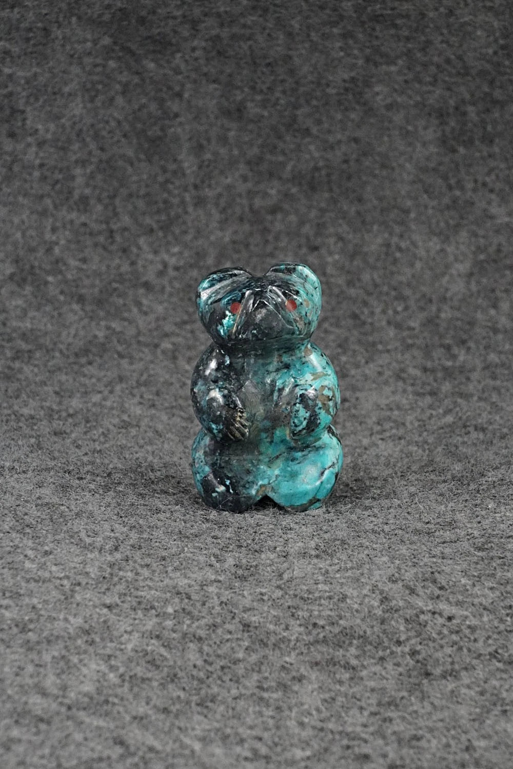 Bear Zuni Fetish Carving - Kenric Laiwekete