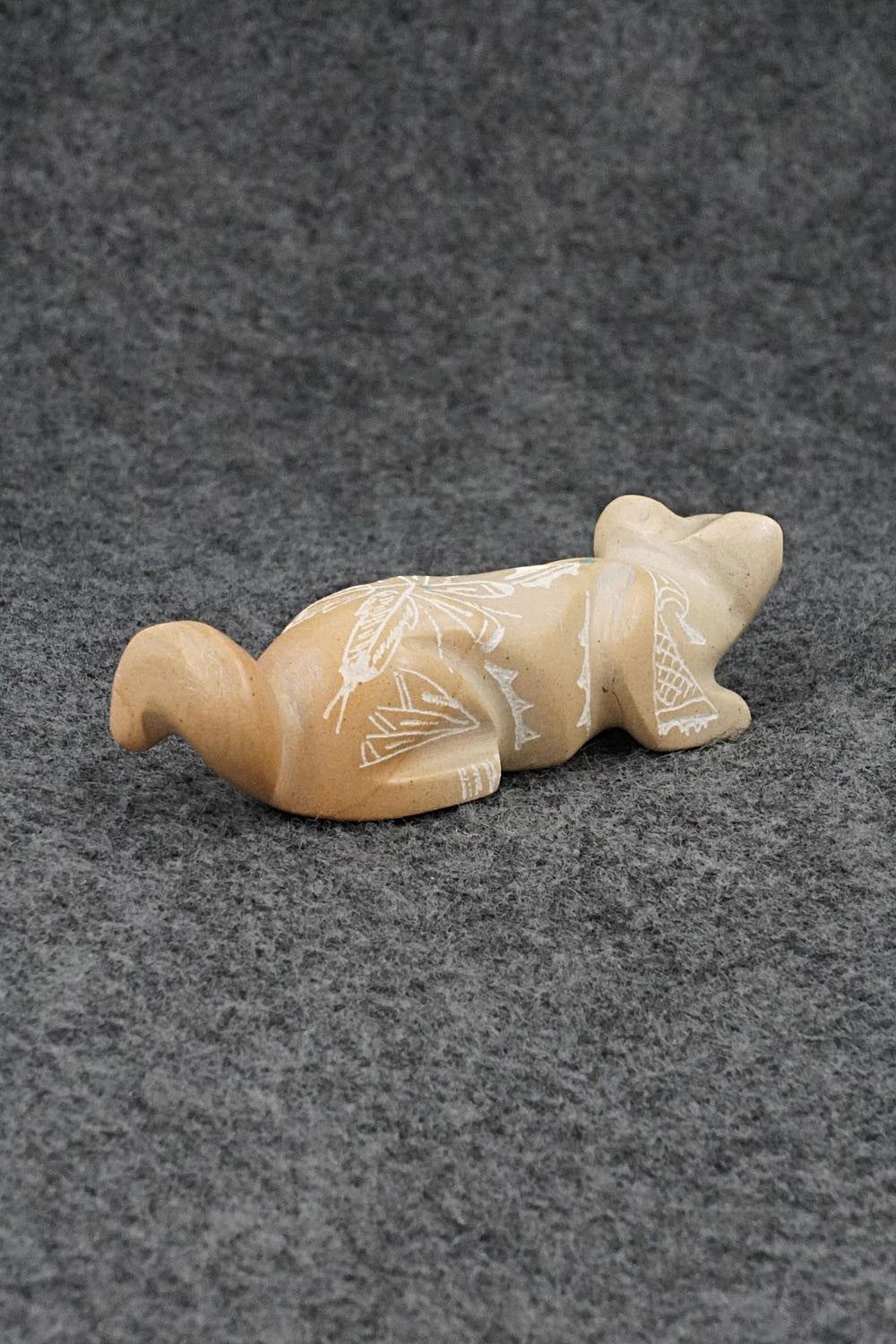 Mountain Lion Zuni Fetish Carving - Adrian Cachini