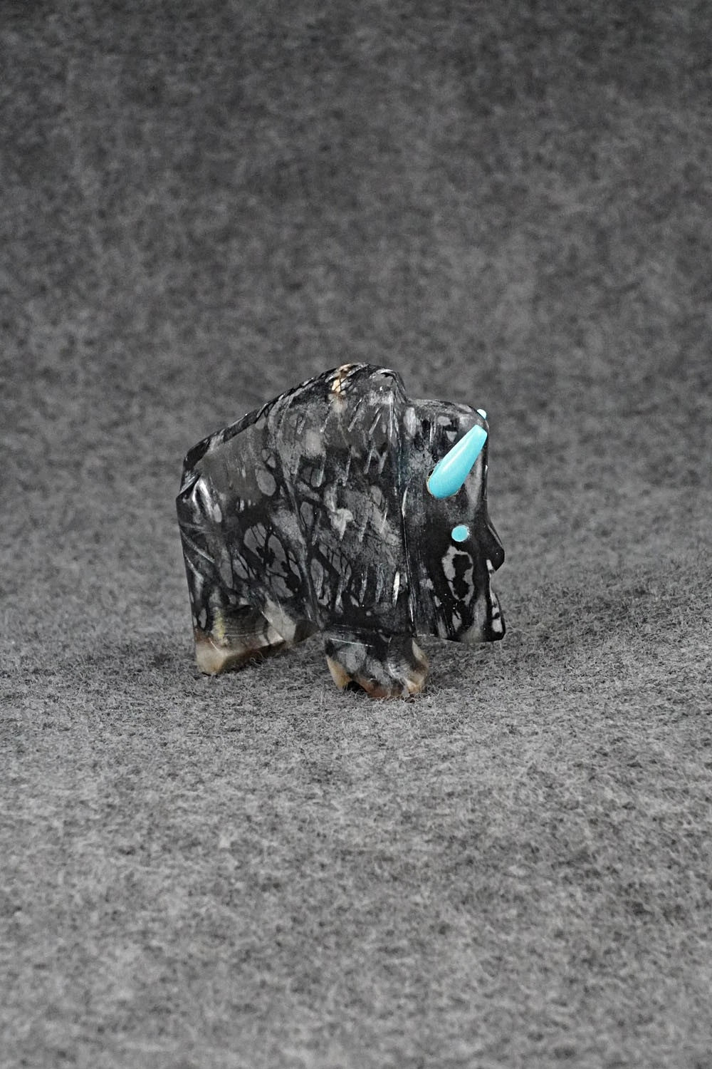 Buffalo Zuni Fetish Carving - Todd Estate