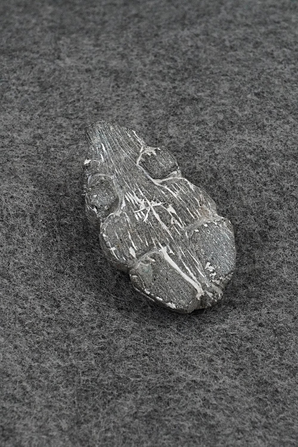 Badger Zuni Fetish Carving - Derrick Kaamasee