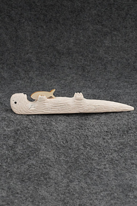 Otter Zuni Fetish Carving - Jesus Espino