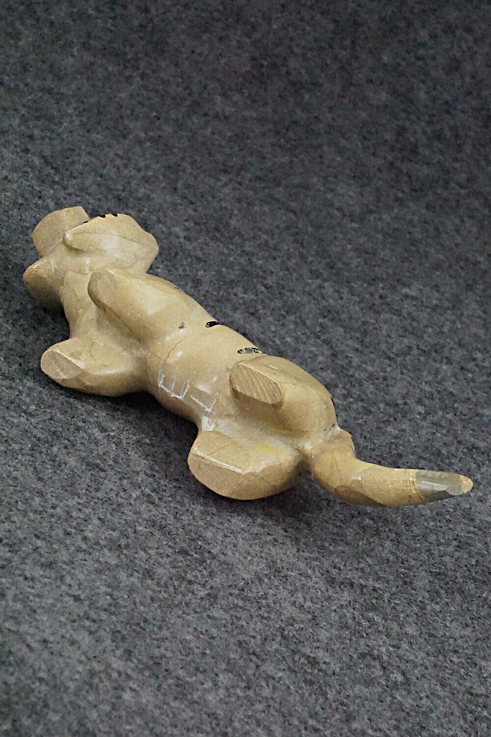 Tiger Zuni Fetish Carving - Enrike Leekya