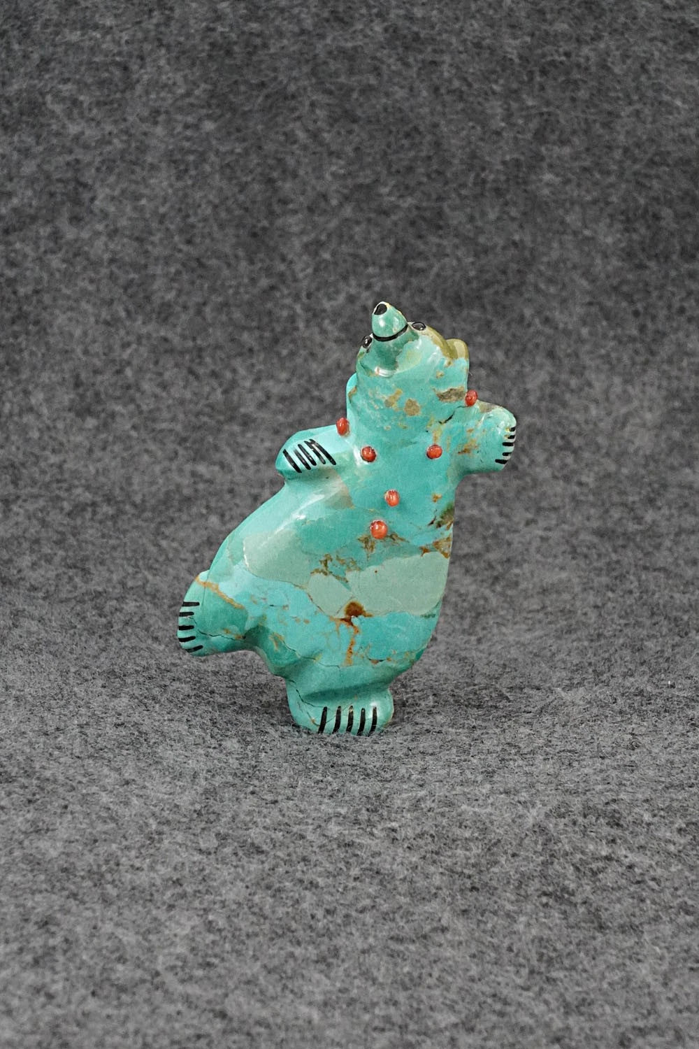 Bear Zuni Fetish Carving - Claudia Peina