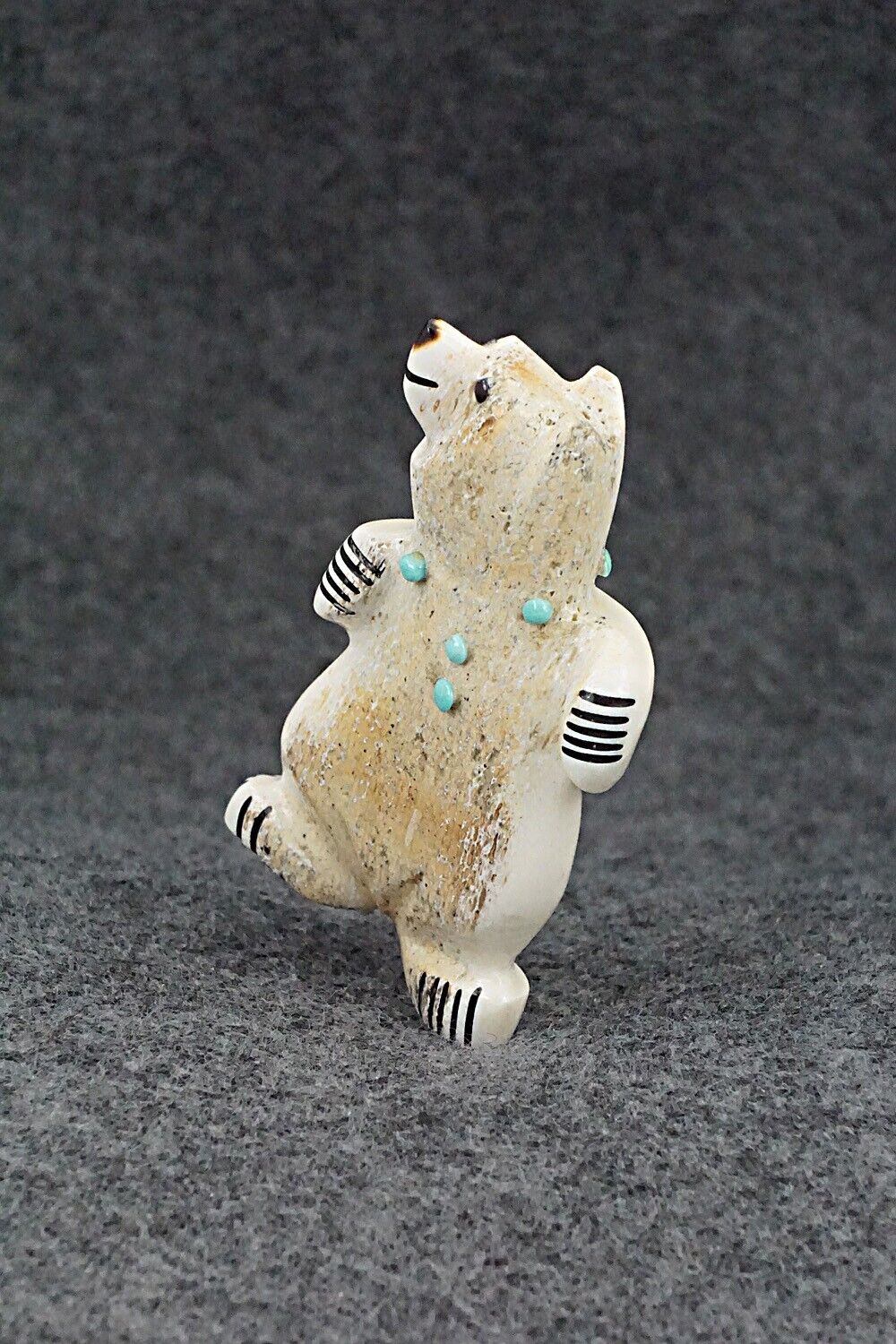 Bear Zuni Fetish Carving - Claudia Peina