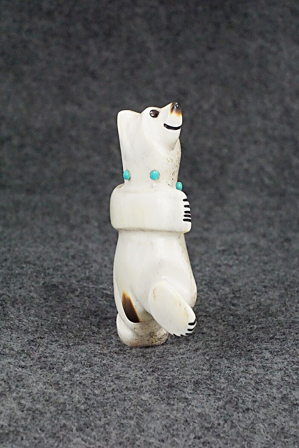 Bear Zuni Fetish Carving - Claudia Peina