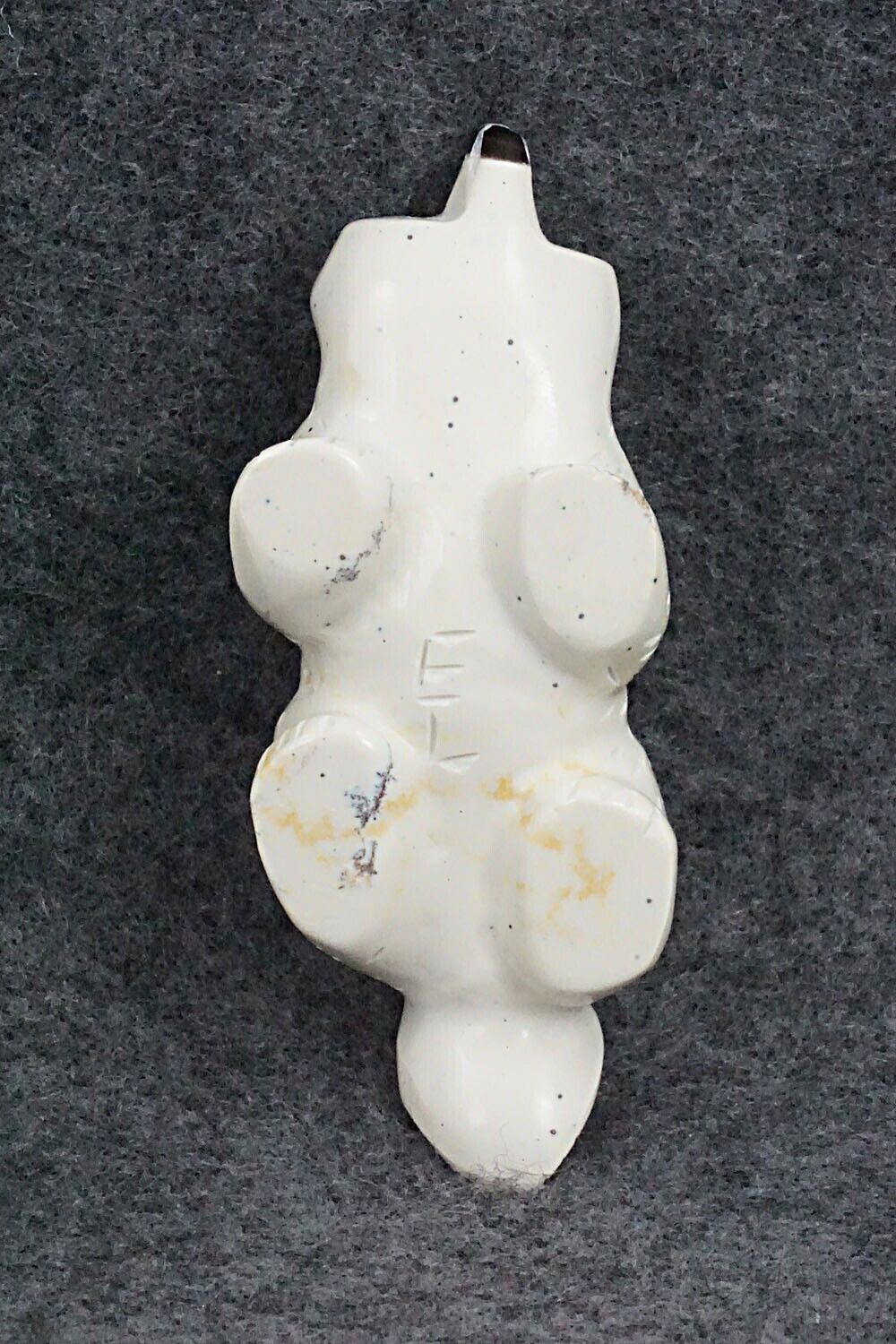 Badger Zuni Fetish Carving - Enrike Leekya
