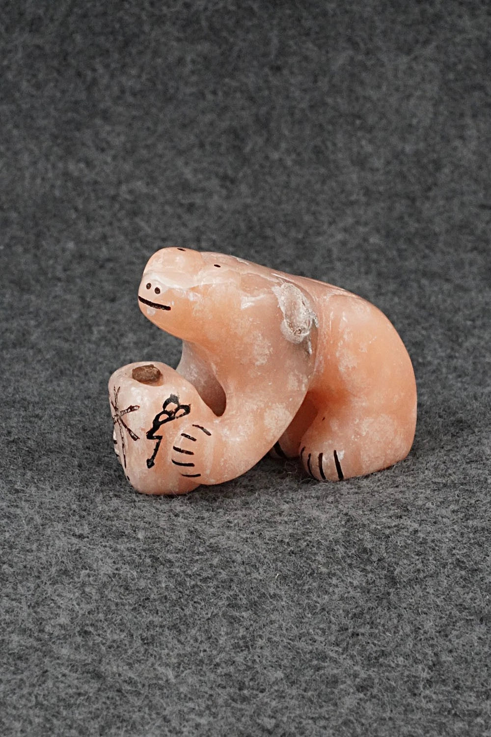 Bear Zuni Fetish Carving - Rick Kallestewa