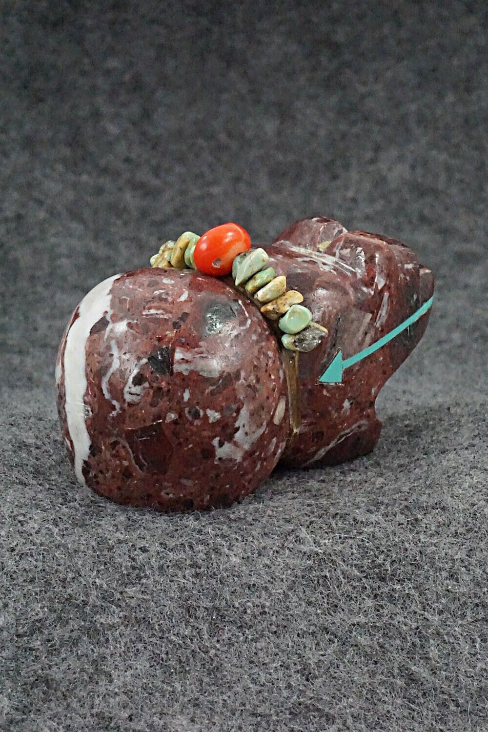 Bear Zuni Fetish Carving - Bernard Laiwakete