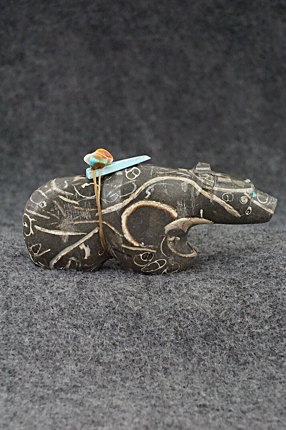 Bear Zuni Fetish Carving - Donovan Laiwakete