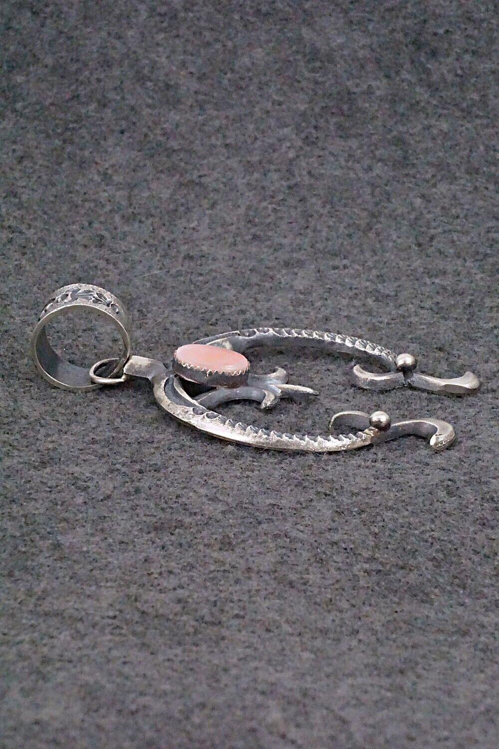 Pink Conch Shell & Sterling Silver Pendant - Eva & Linberg Billah