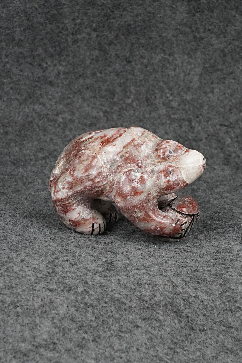 Bear Zuni Fetish Carving - Rick Kallestewa