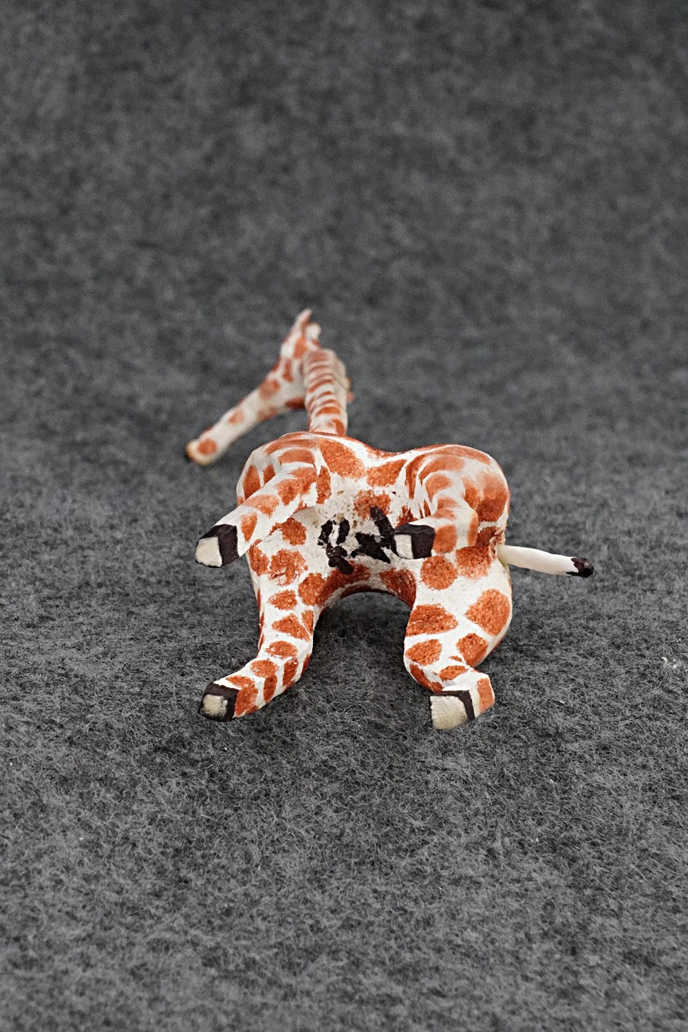 Giraffe Zuni Fetish Carving - Ruben Najera