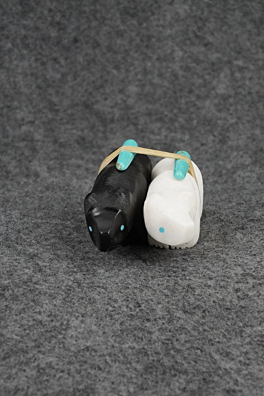 Bear Zuni Fetish Carving - Herb Halate