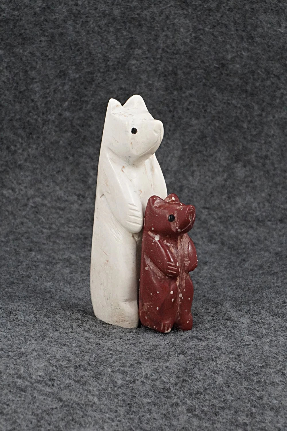Bear Zuni Fetish Carving - Justin Red Elk