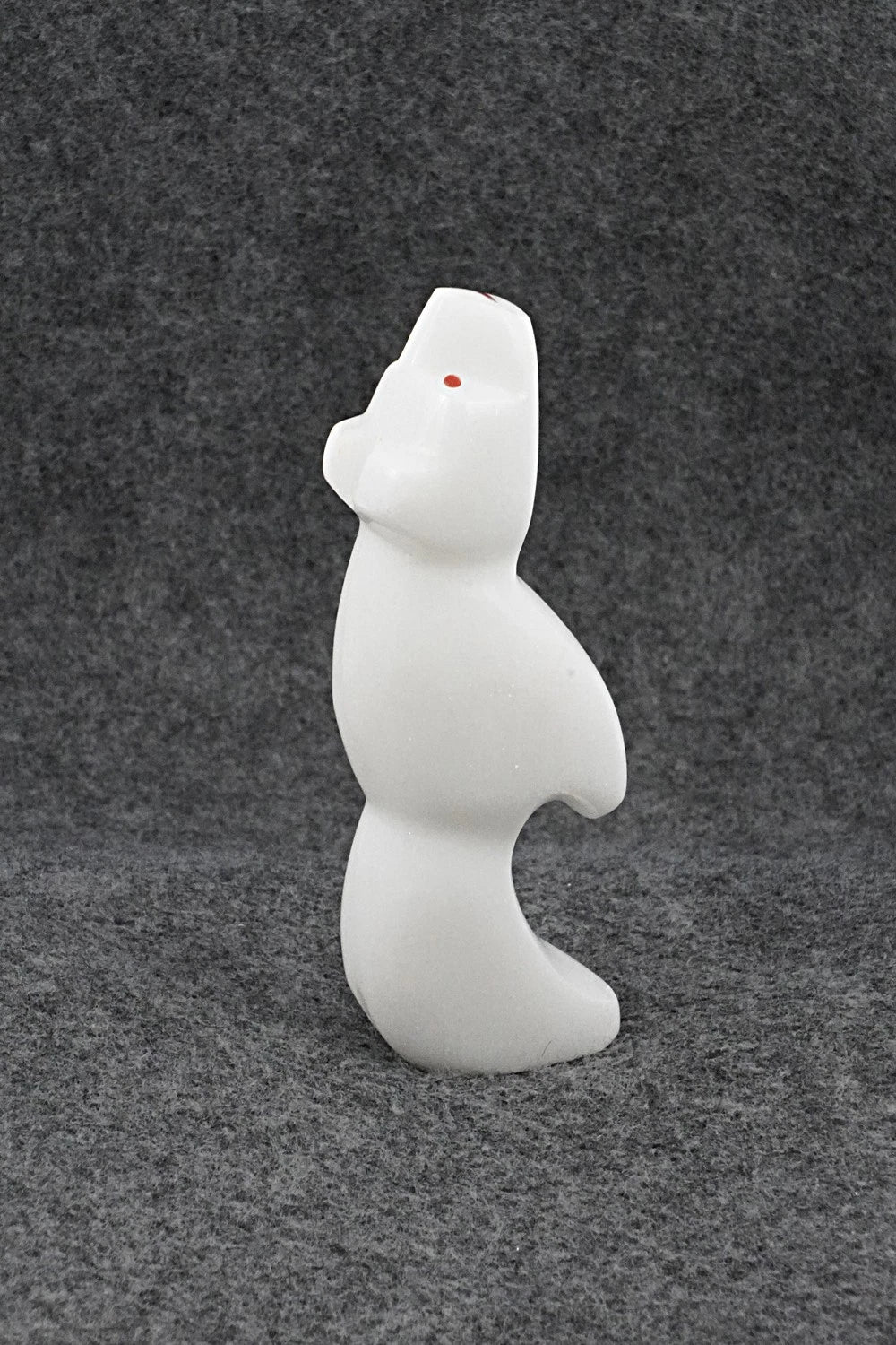 Bear Zuni Fetish Carving - Kenric Laiwakete