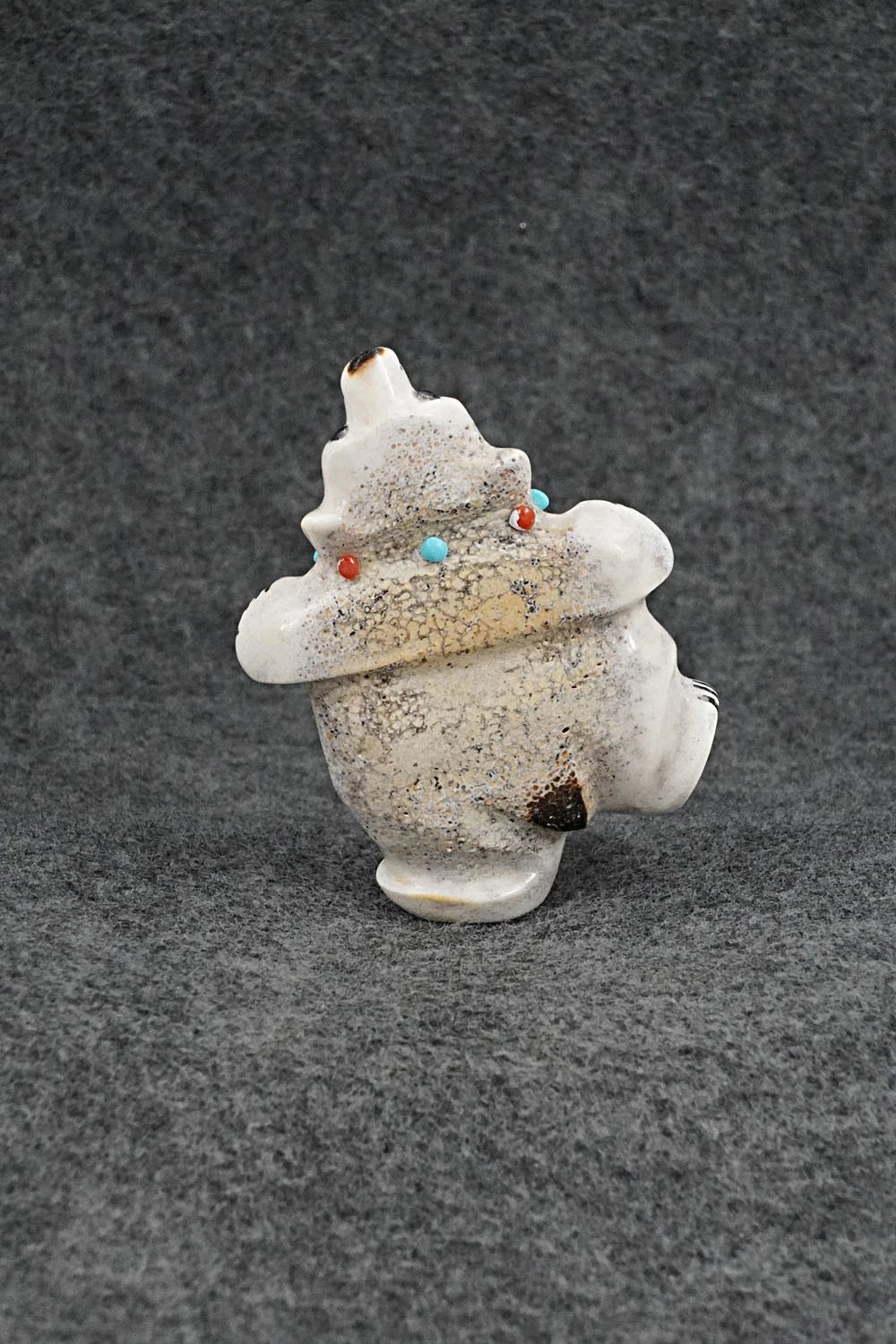 Bear Zuni Fetish Carving - Claudia Peina