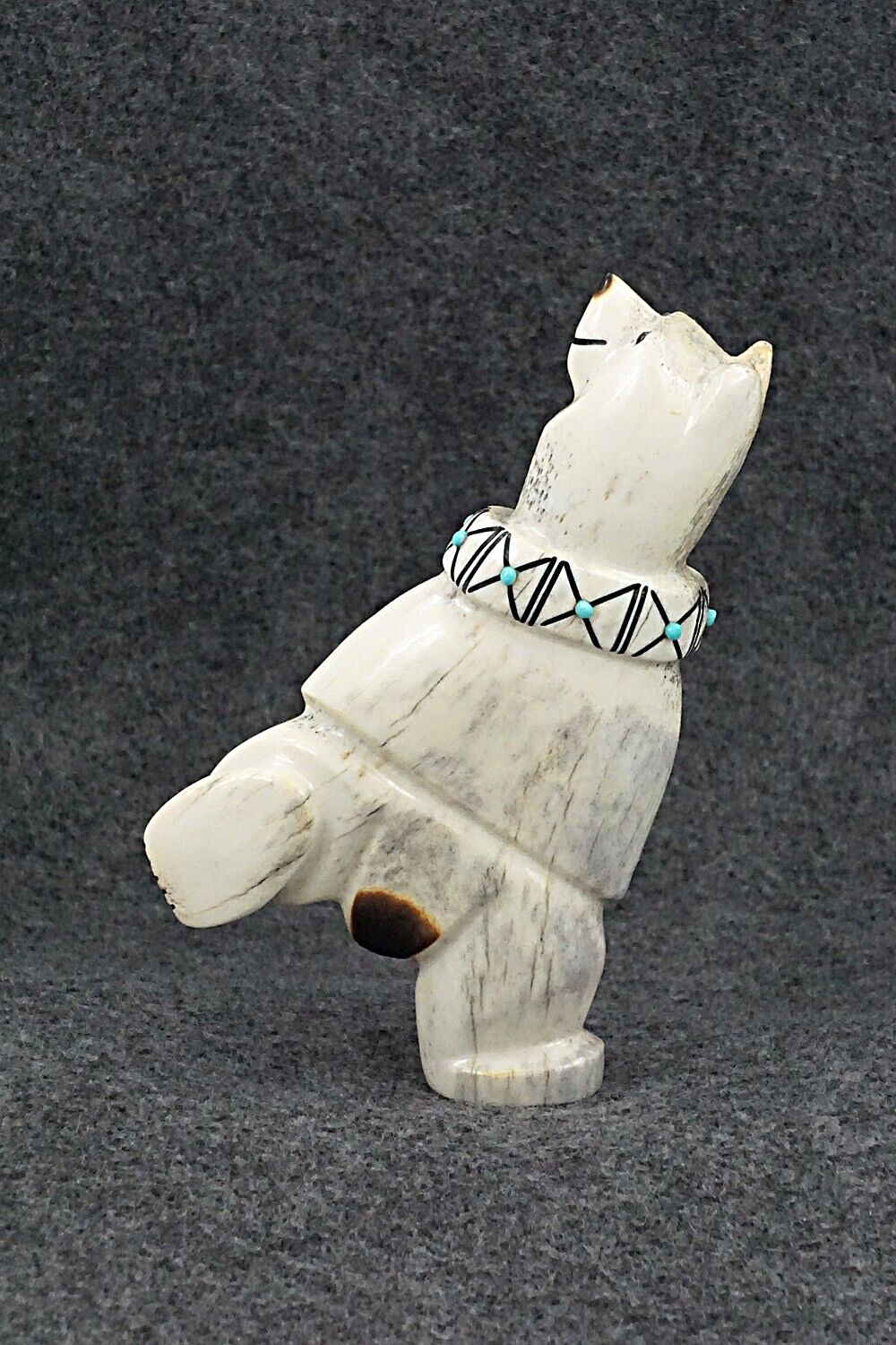 Bear Zuni Fetish Carving - Claudia Peina