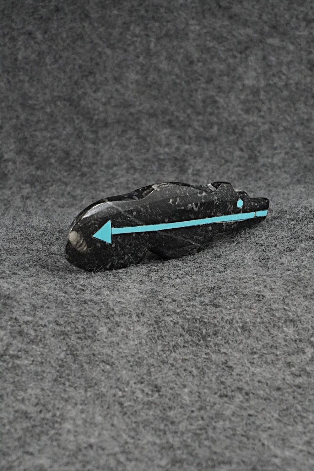 Bear Zuni Fetish Carving - Bernard Laiwakete