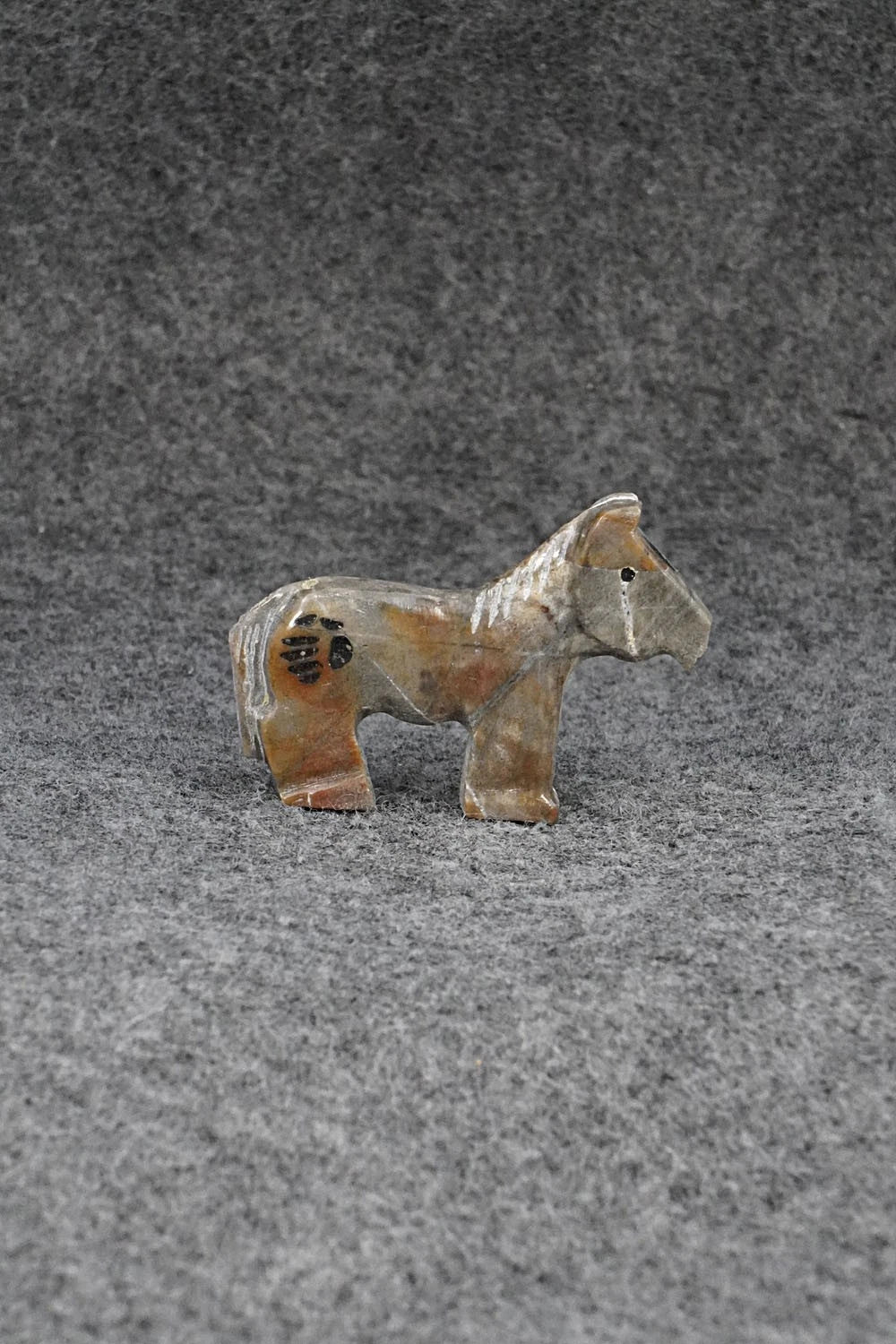 Horse Zuni Fetish Carving - Carol Martin