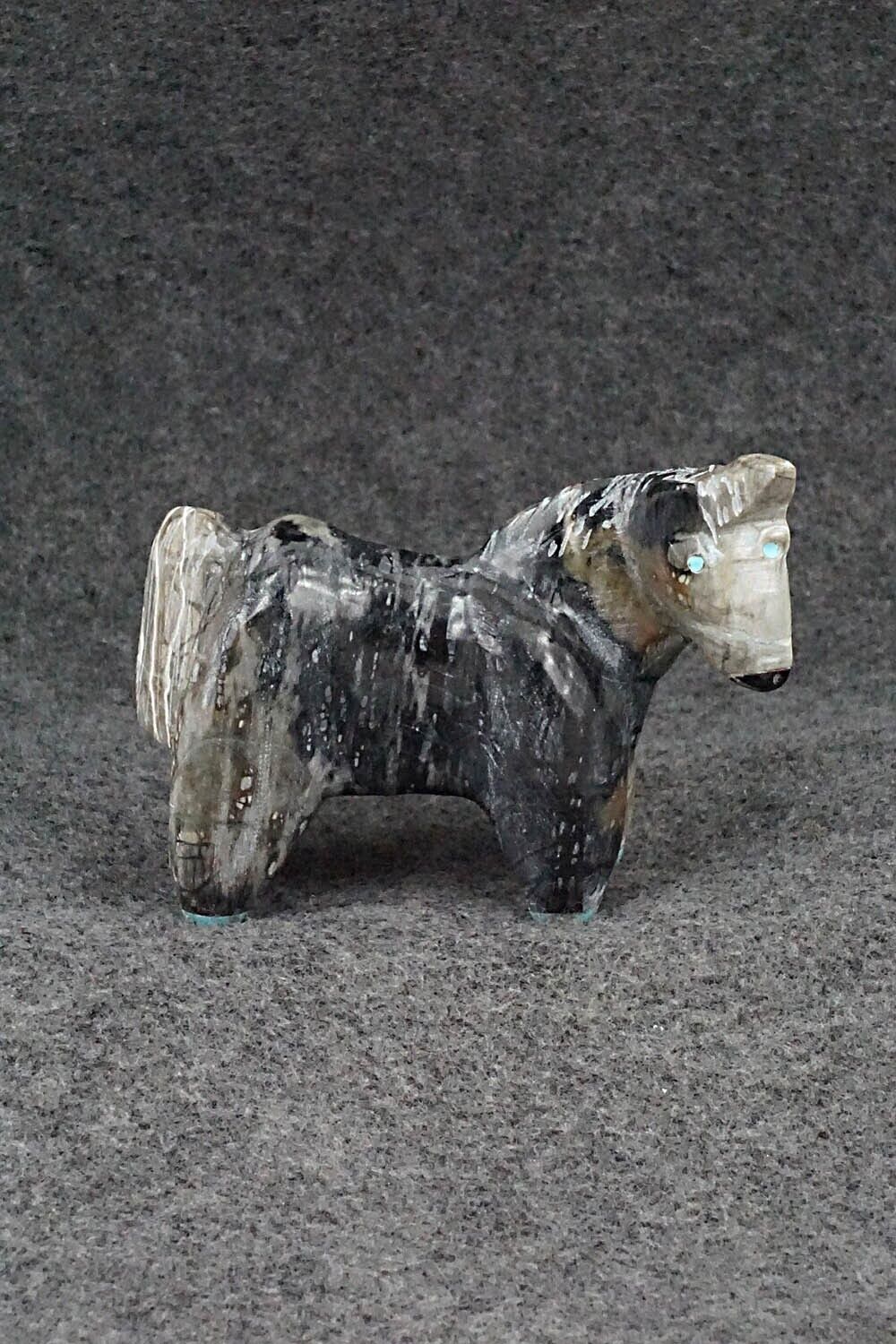 Horse Zuni Fetish Carving - Freddie Leekya