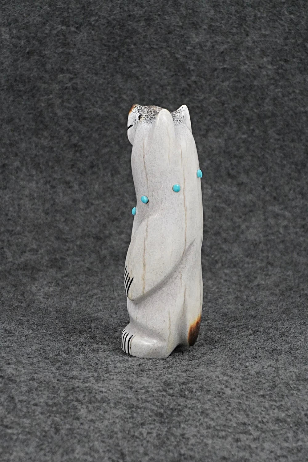 Bear Zuni Fetish Carving - Claudia Peina