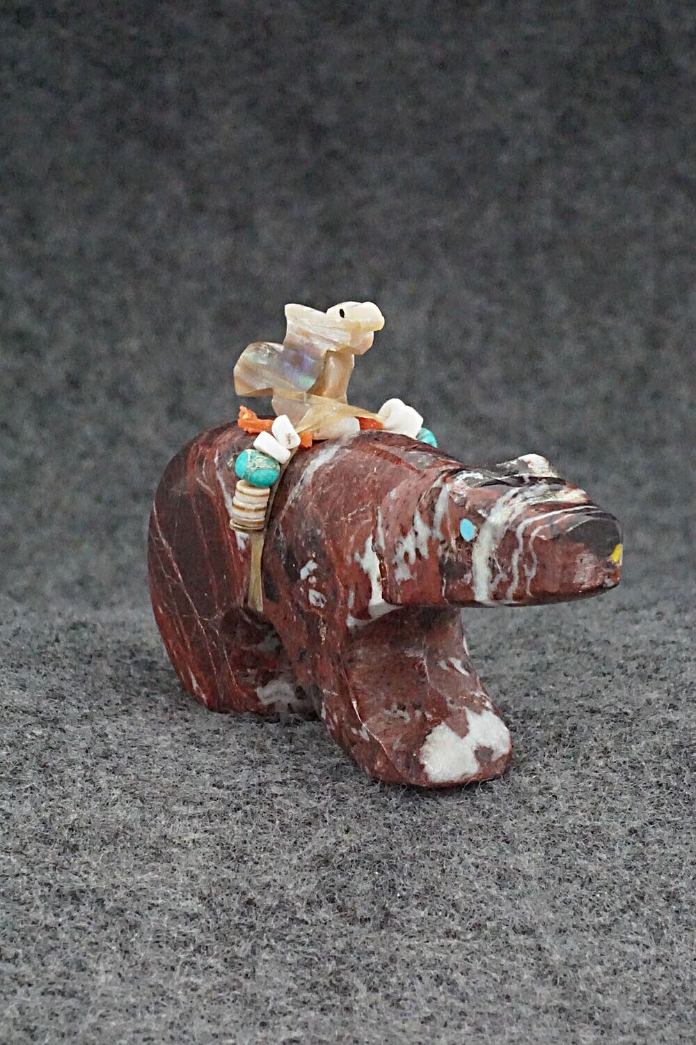 Bear w/Bird Zuni Fetish Carving - Fernando Laiwakete