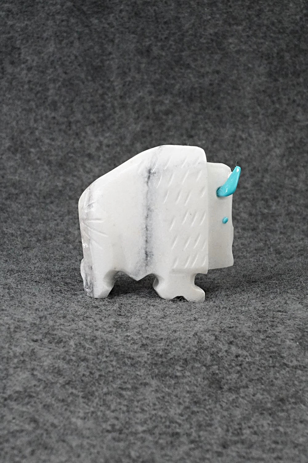 Buffalo Zuni Fetish Carving - Todd Estate