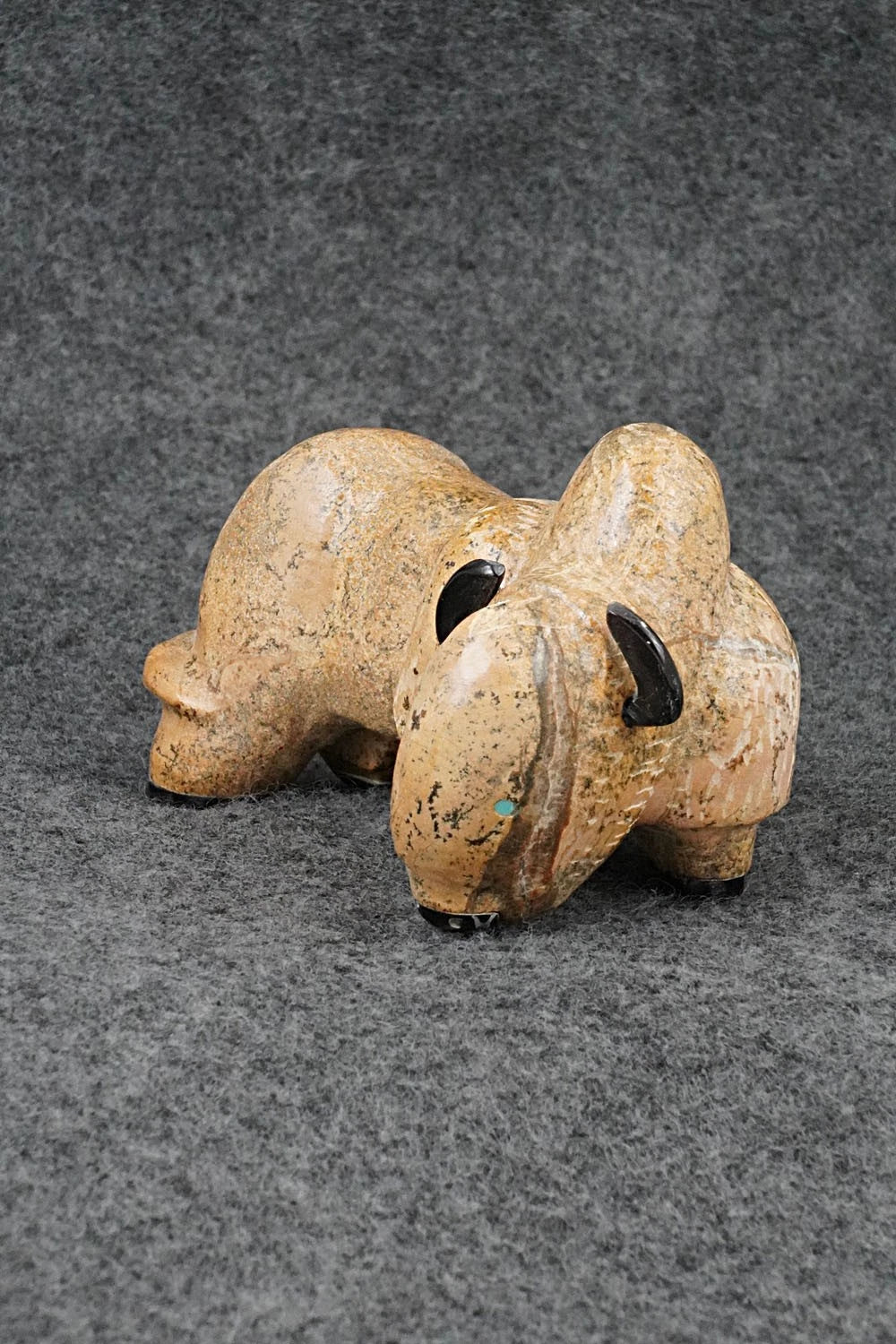 Buffalo Zuni Fetish Carving - Freddie Leekya