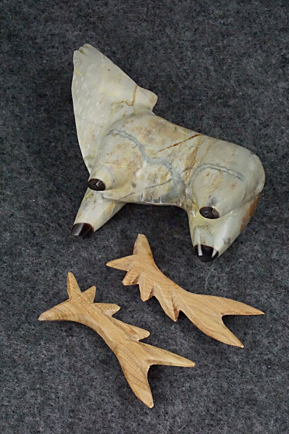Elk Zuni Fetish Carving - Enrike Leekya