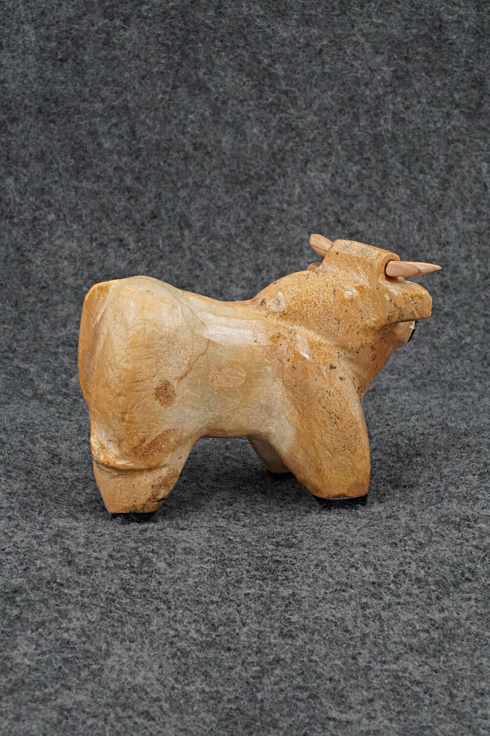Bull Zuni Fetish Carving - Freddie Leekya