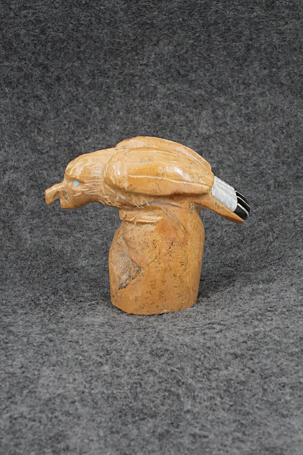 Eagle Zuni Fetish Carving - Freddie Leekya