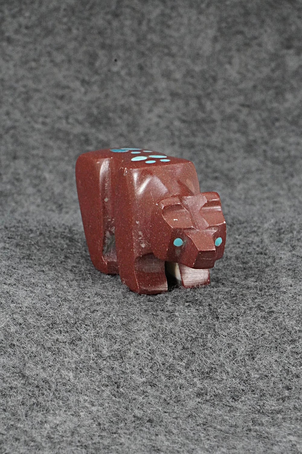 Bear Zuni Fetish Carving - Cameron Nastacio