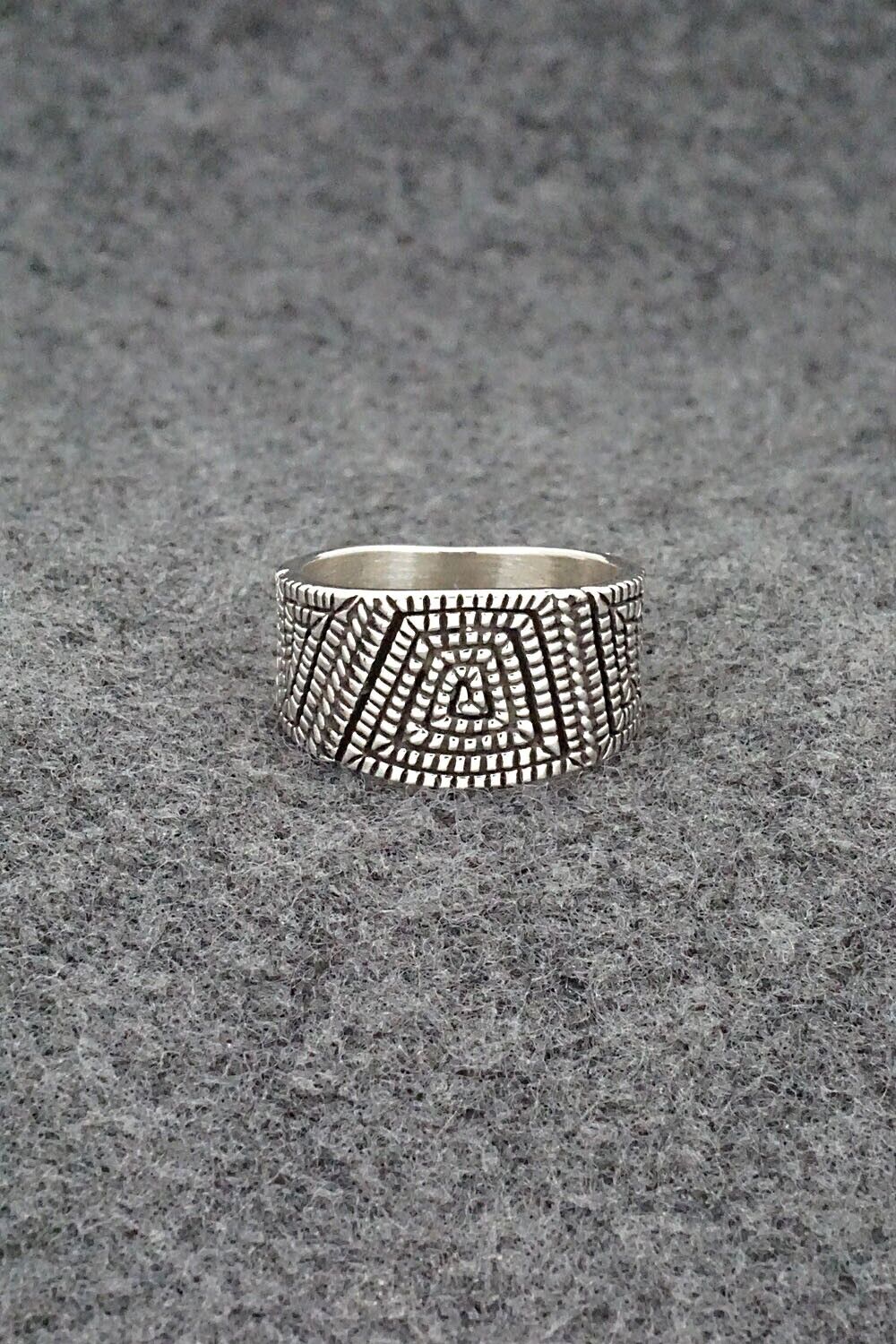 Sterling Silver Ring - Elgin Tom - Size 8