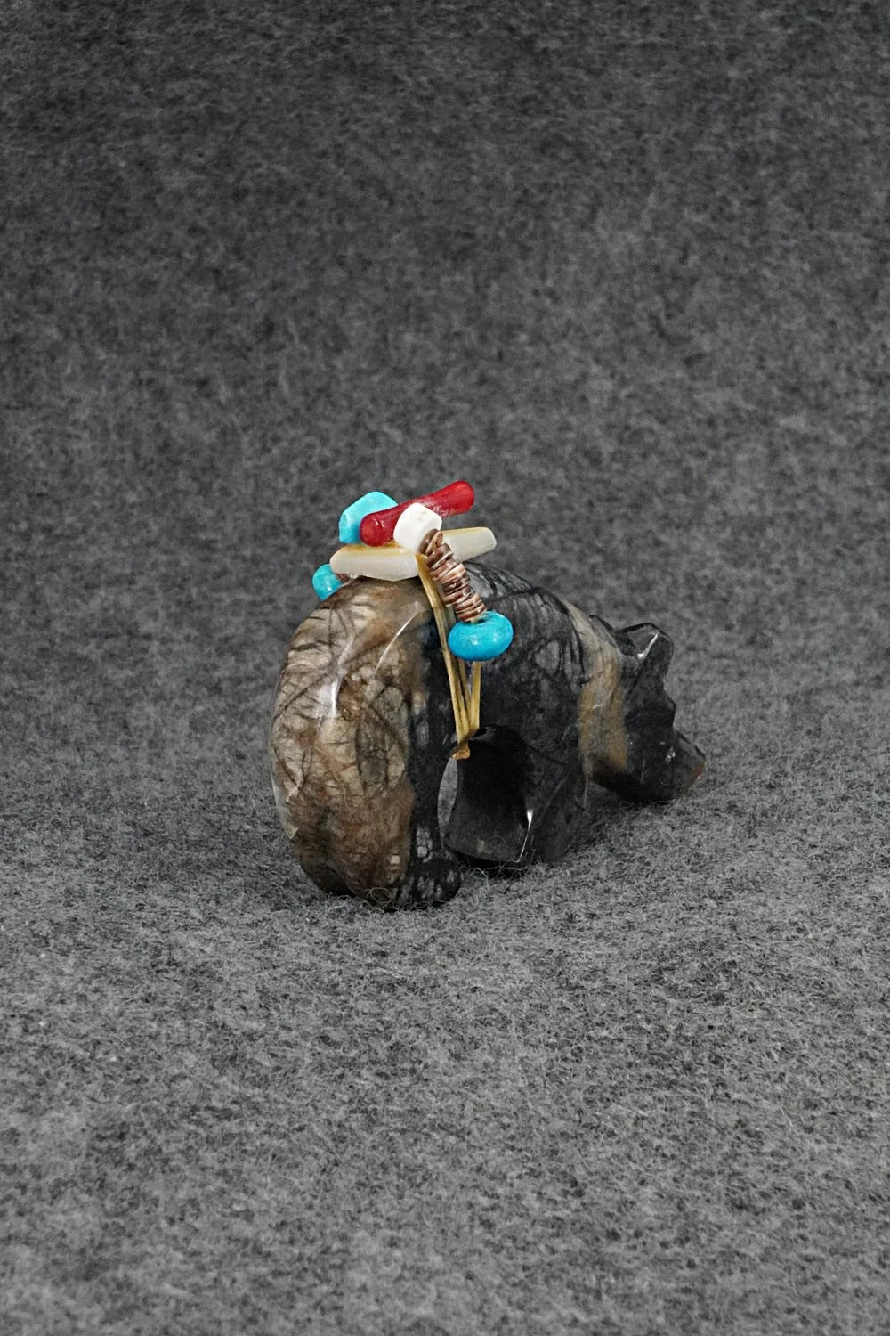 Bear Zuni Fetish Carving - Rodney Laiwakete