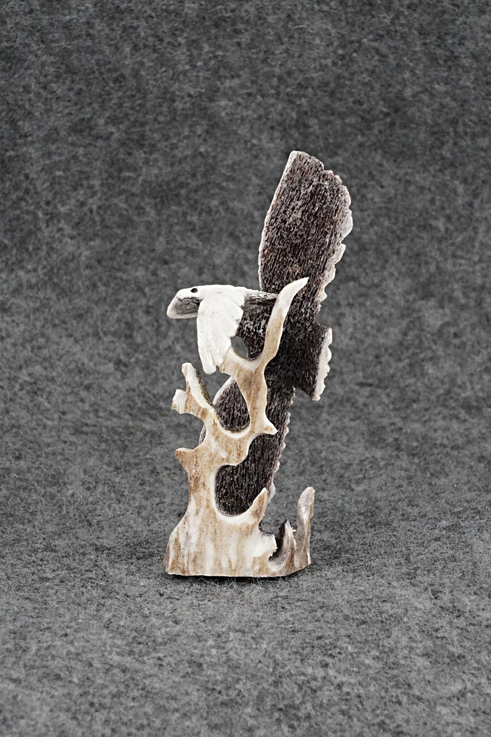 Eagle Zuni Fetish Carving - Ruben Najera