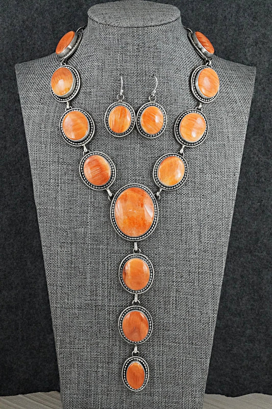 Spiny Oyster & Sterling Silver Necklace and Earrings Set - Paul Livingston