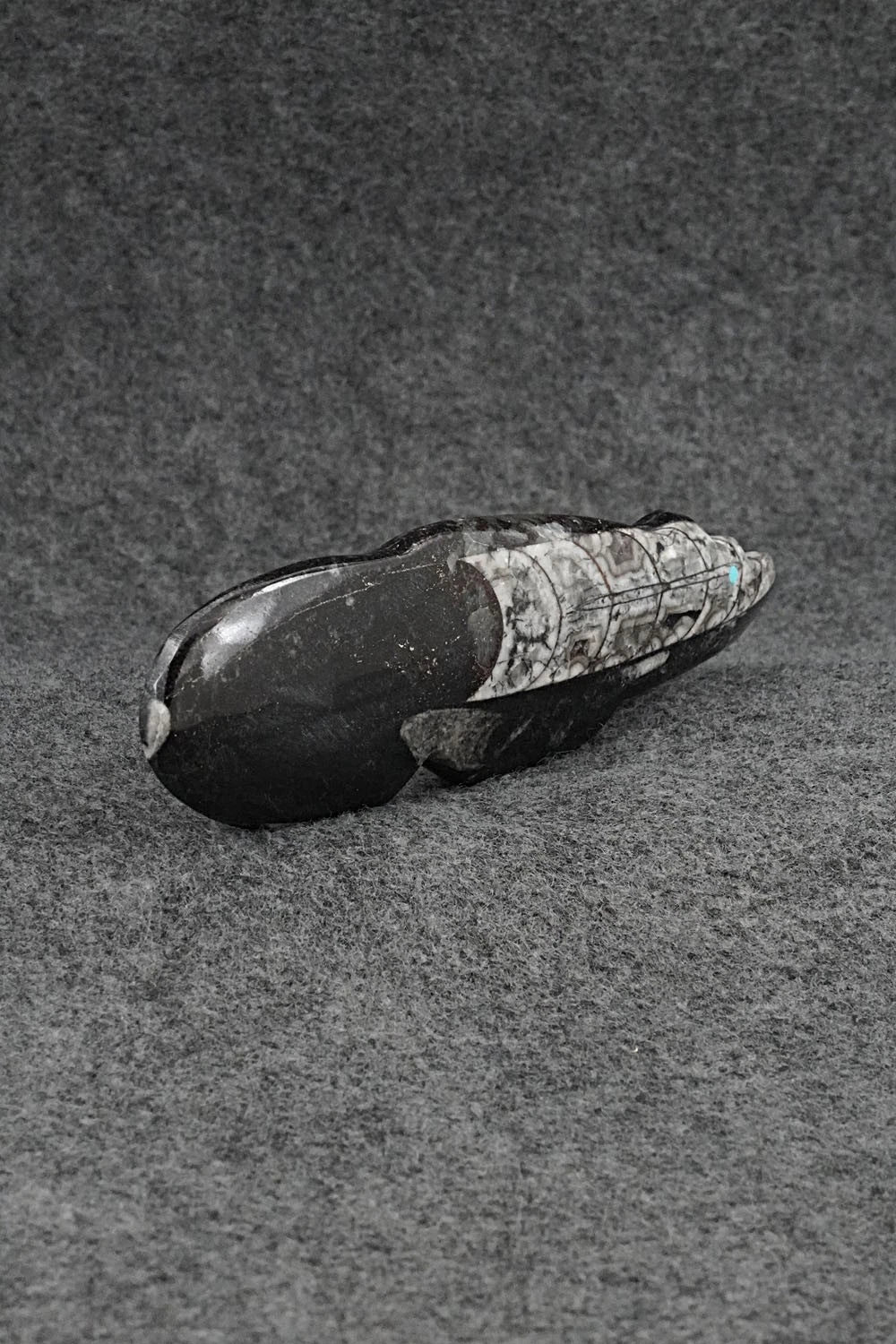 Bear Zuni Fetish Carving - Bernard Laiwakete