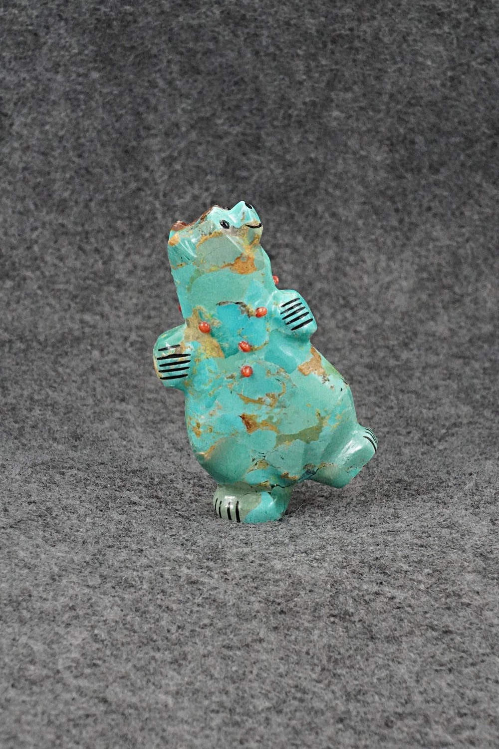 Bear Zuni Fetish Carving - Claudia Peina