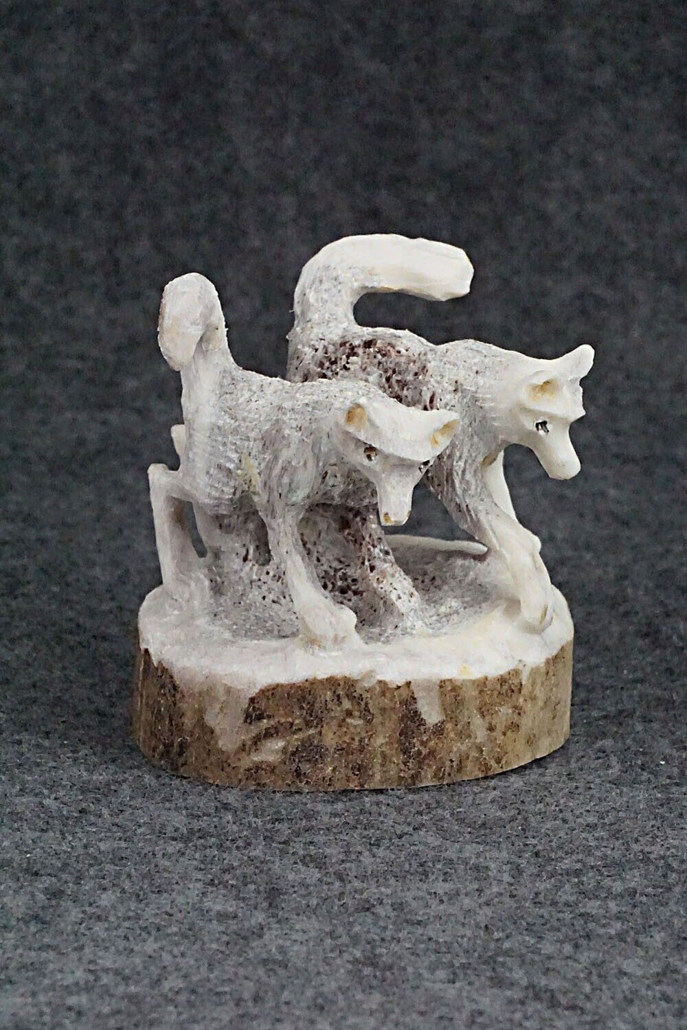 Wolf Zuni Fetish Carving - Lewis Malie Jr.